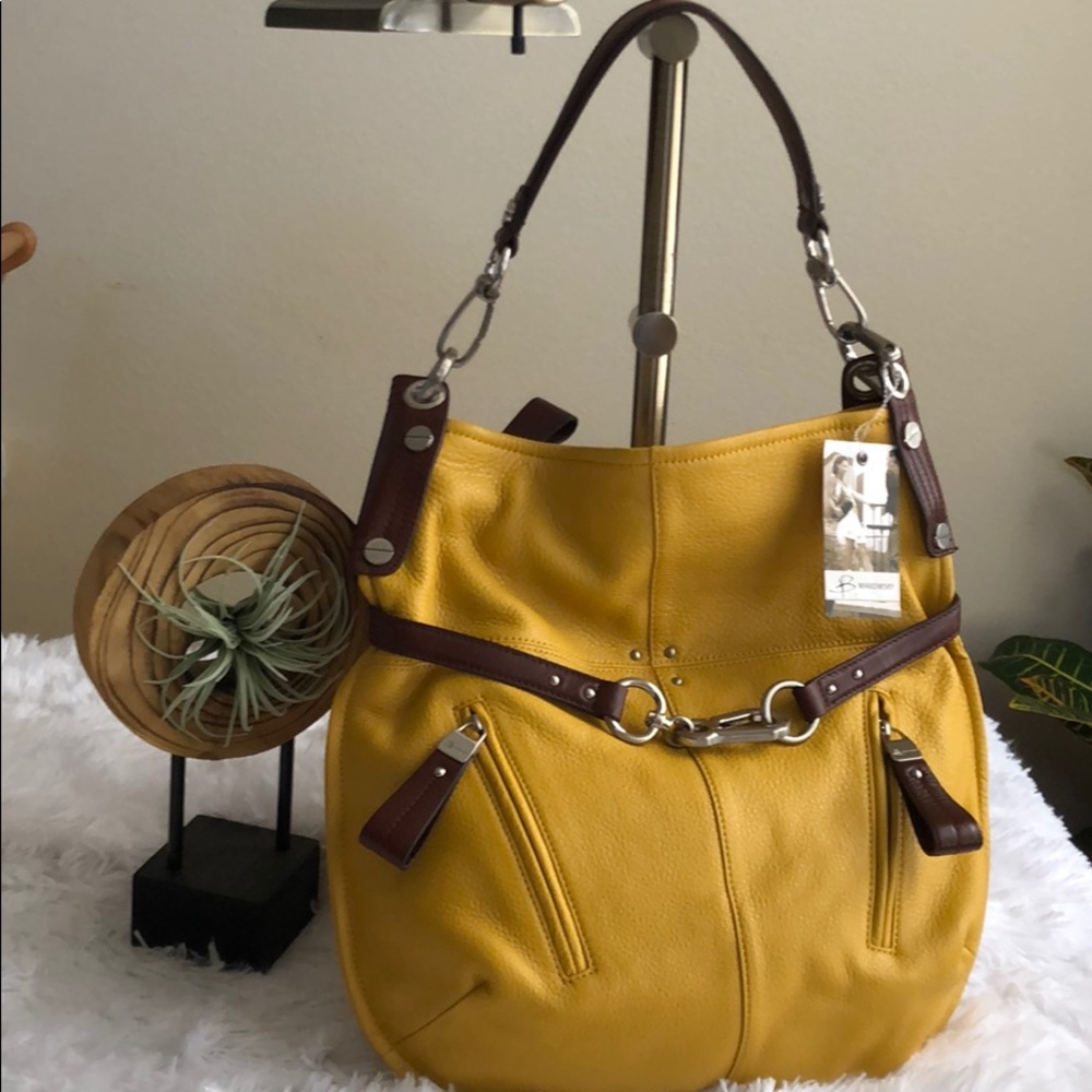 🌟🌟B. Makowsky “Tokyo” Crossbody Hobo w/ Extra Strap ⭐️⭐️